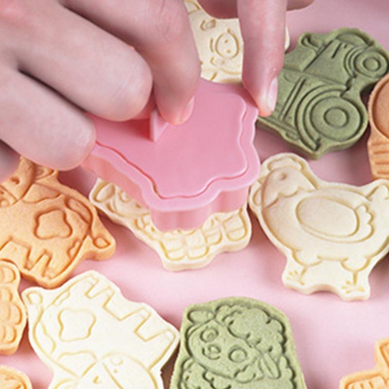 8Pcs Dough Molds Small Cookie Molds Biscuit Cutter Farm Animal Shape Pastries Molds PP Texture Suitable for Celebration