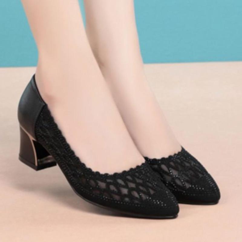 Fashion Summer Women's Sandals Luxury Rhinestone Casual Sandals Breathable Hollow Out Shoes High Quality Leather Sandals for Women Pumps