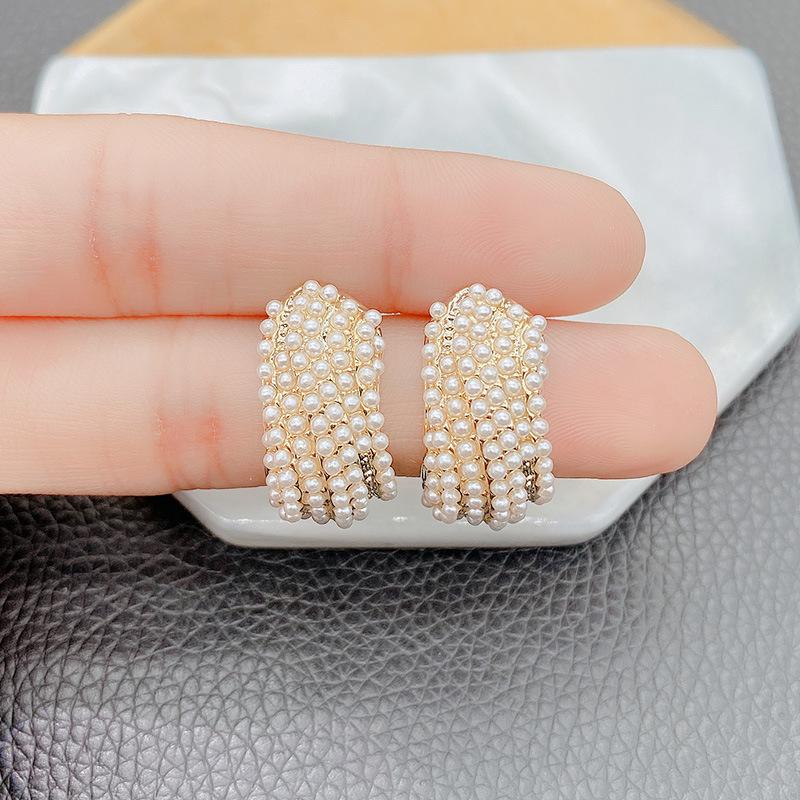 Twisted Pearl C-shaped Women s Stud Earrings Multi-layers Imitation Pearl Beads Small Earrings for Girls Elegant Ear Zircon