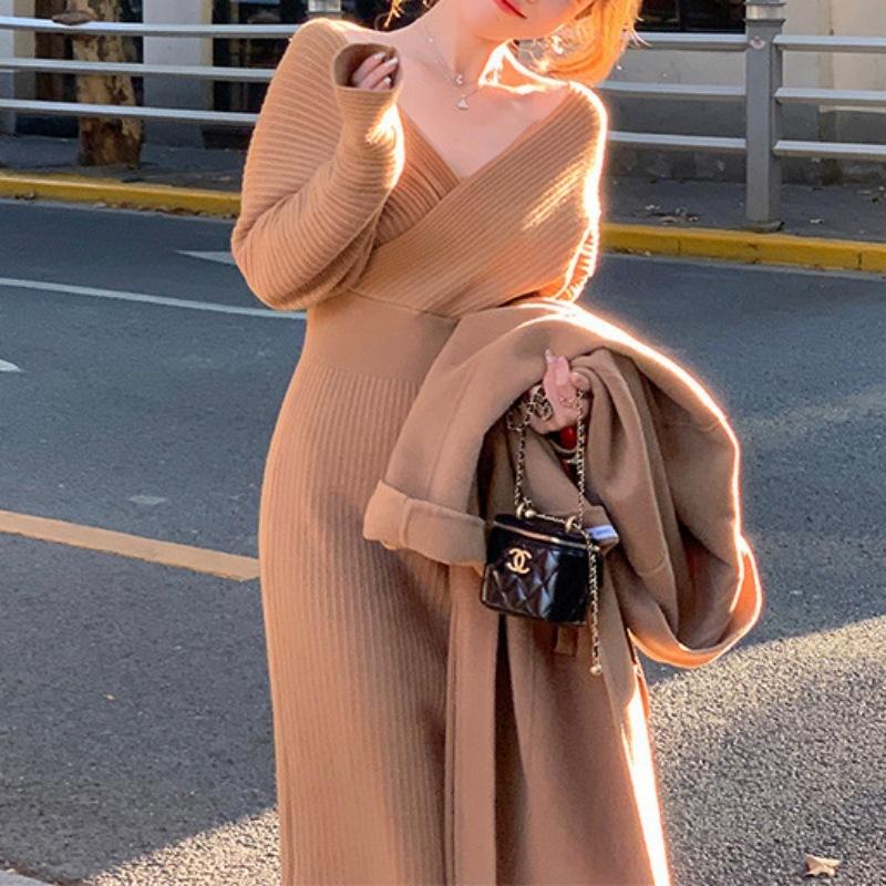 GMXIA Slim-fit V-neck Wrap Hip Dress Women's Long-sleeved Style Waist Knit Dress