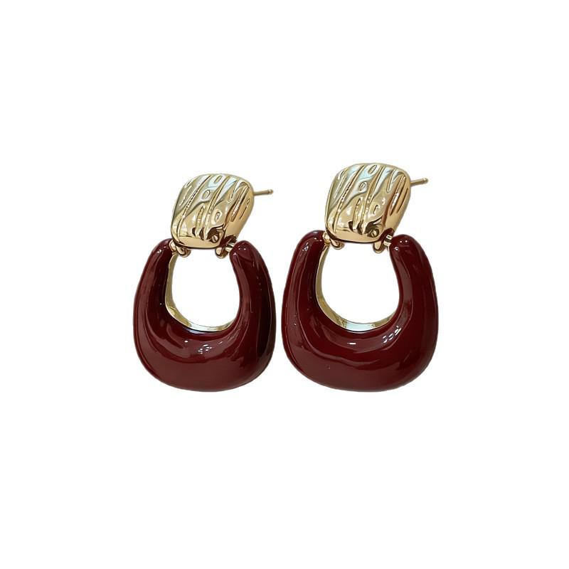 Gold Irregular Wine Red Circle Earrings for Women - Retro Hong Kong Style, High-End Light Luxury Stud Accessories