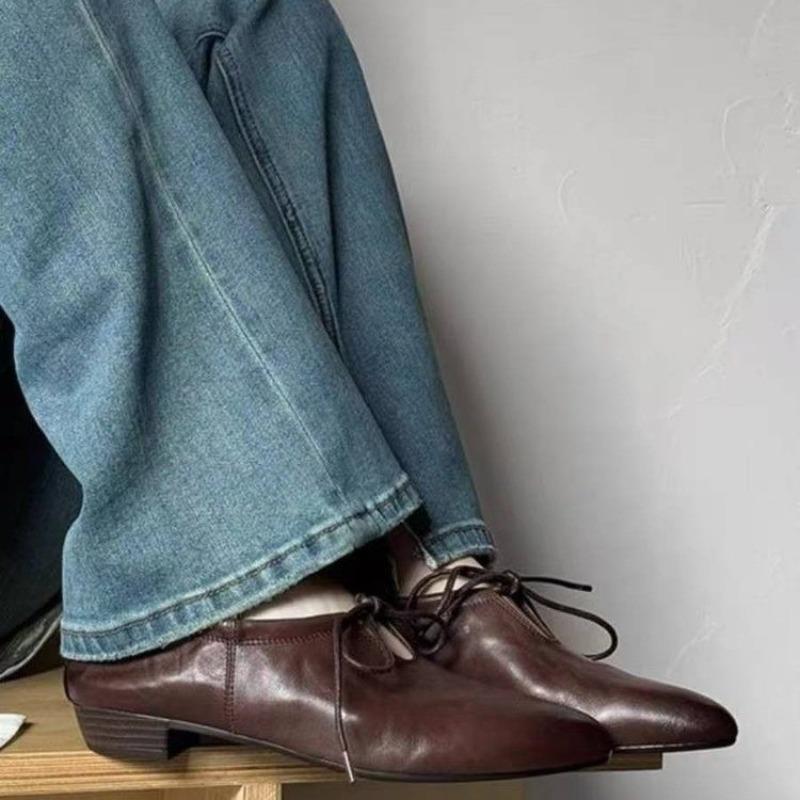 

Fashion Women s Loafers Autumn Retro Pointed Toe Lace-Up Front Soft Sole Comfortable Block Heel Low Heel Small Leather Shoes 40