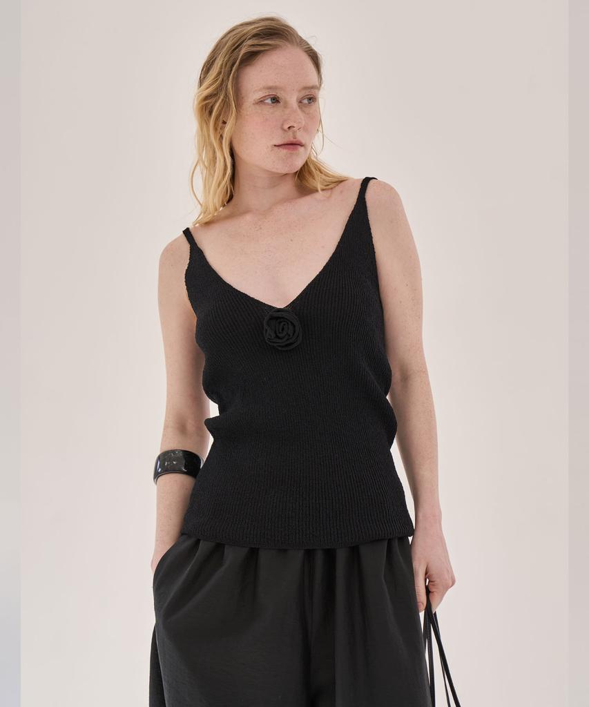 GRIDAJ Scoop Sleeveless Knit Top _ Black