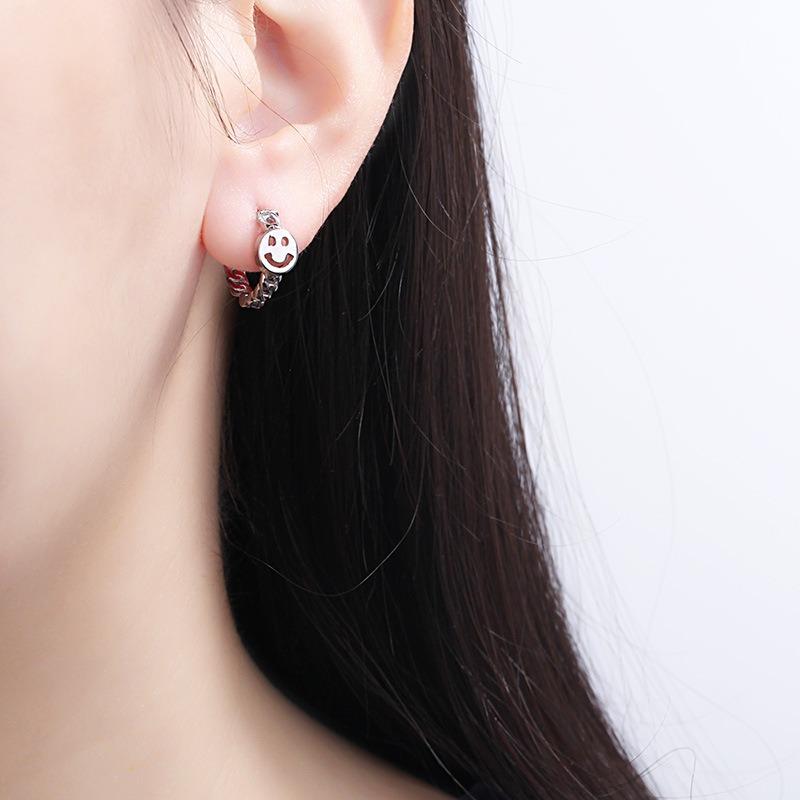 Nuevos Pendientes Chapados Cadena Redonda Carita Sonriente Pequeña Pendientes Individuales Oro Rosa Hebilla para la Oreja