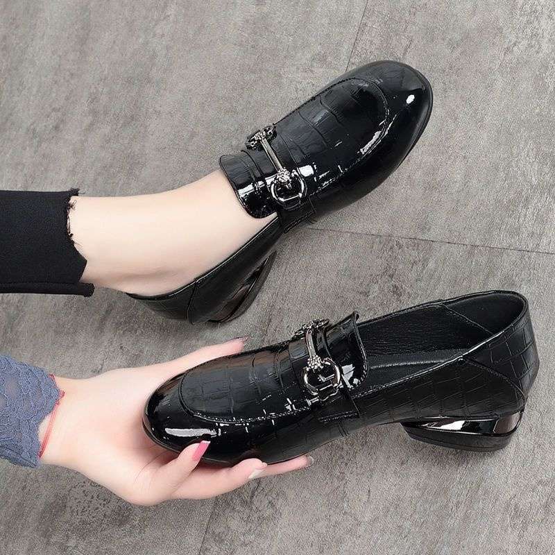 Single shoes women's 2025 new loafers British soft leather soft-soled leather shoes Doudou shoes one-pedal flat shoes women's shoes