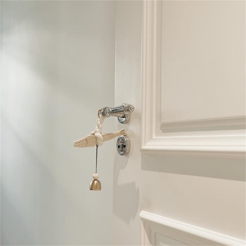 Handcrafts Wooden Fish Door Chimes Hanging Ornament with Bells Door Pendants for Home Office Decoration Wall Art Decors