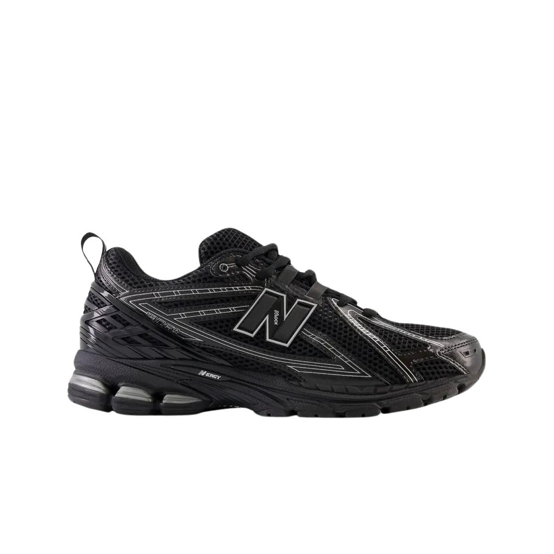 

Мужские кроссовки New Balance 1906R Triple Black M1906RCH