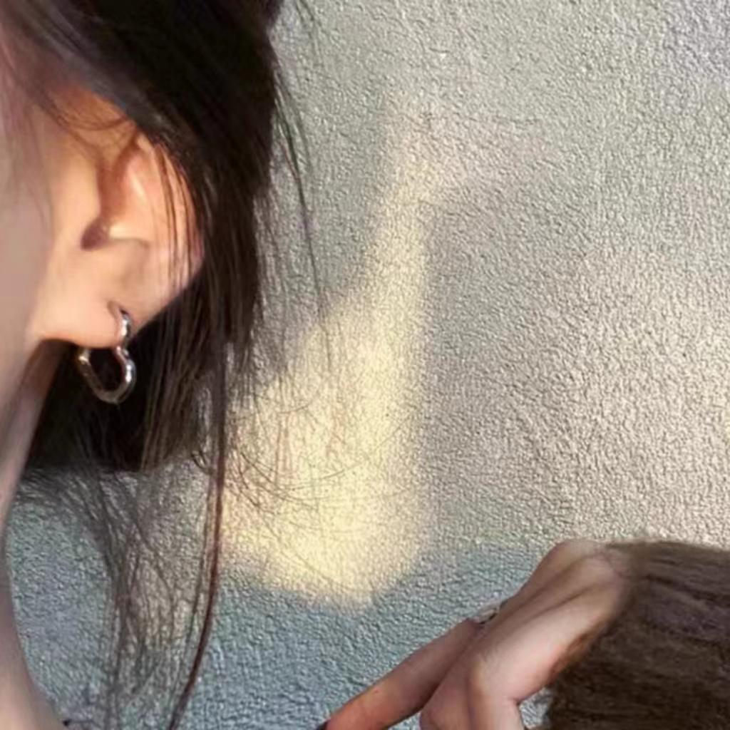 S925 Silver Needle Pearl Flower Stud Earrings - High-End Retro Jewelry for Autumn/Winter