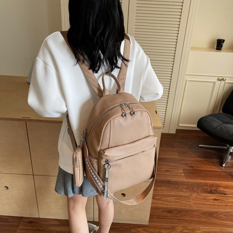 Large-capacity commuter women's bag spring and summer new trendy backpack simple fashion lightweight travel backpack