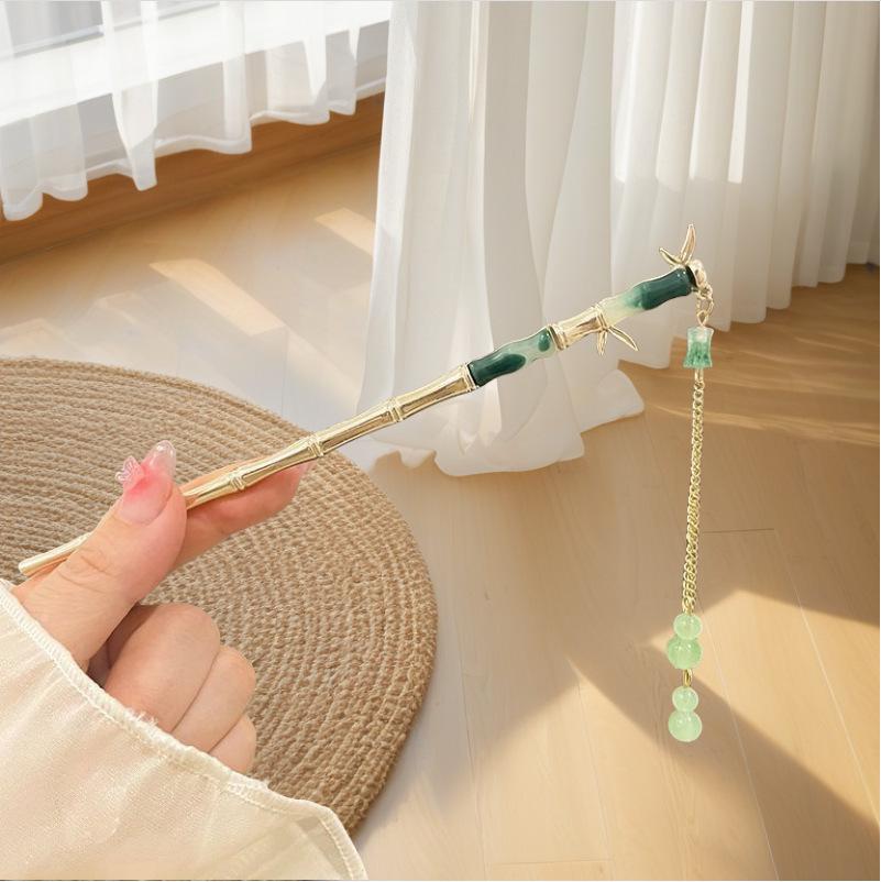Lily Flower Hairpin for Women: Tassel Hair Stick, Hanfu Hair Accessory, Intangible Cultural Heritage Design.