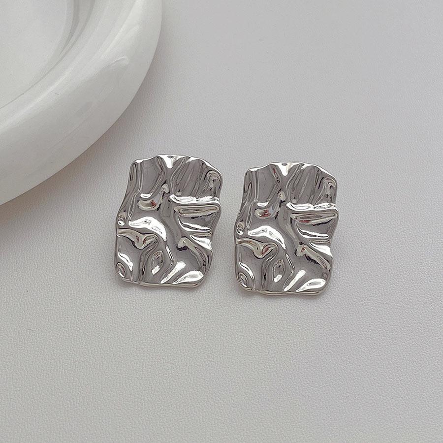 

Неправильные квадратные серьги с плиссировкой, простые модные темпераментные серьги, универсальные нишевые серьги высокого класса