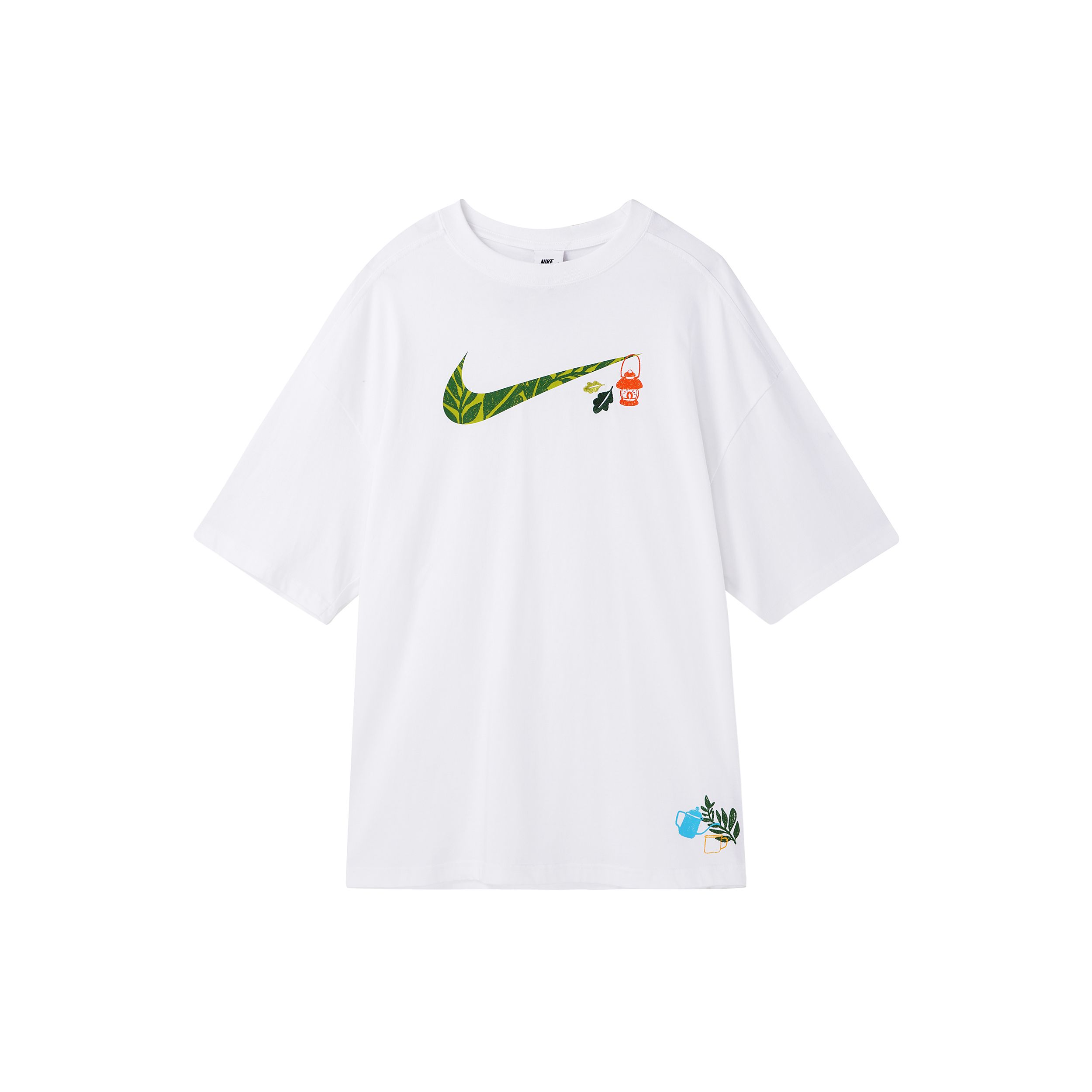 

Nike Sportswear Swoosh Cartoon Print Свободная футболка с круглым вырезом Женские топы Белые FN3711-100 XL