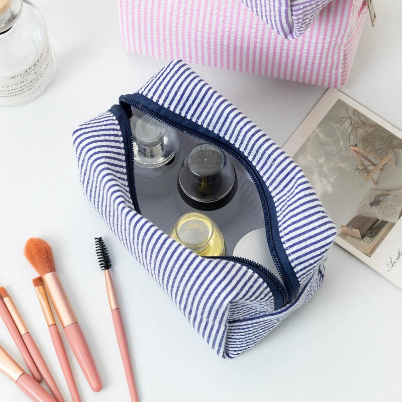 Women Large Capacity Toiletry Bag Embroidered Striped Travel Cosmetic Storage Bag And Makeup Bag Seersucker Portable Handbag Storage