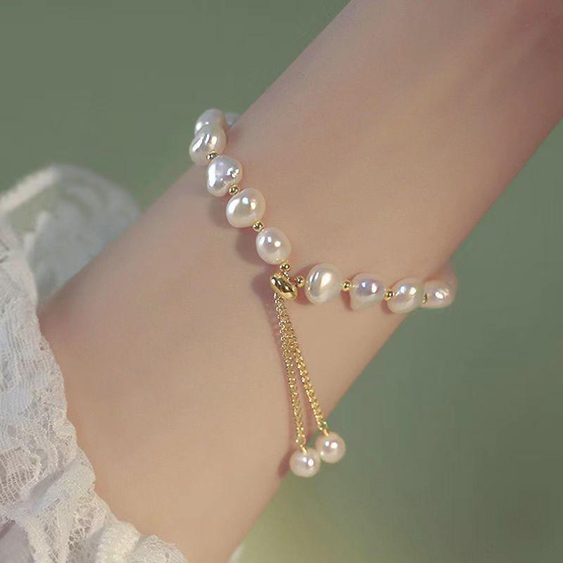 Trendy Beaded Bracelet: Summer Style for Chic Women and Ideal Gift for Girlfriends