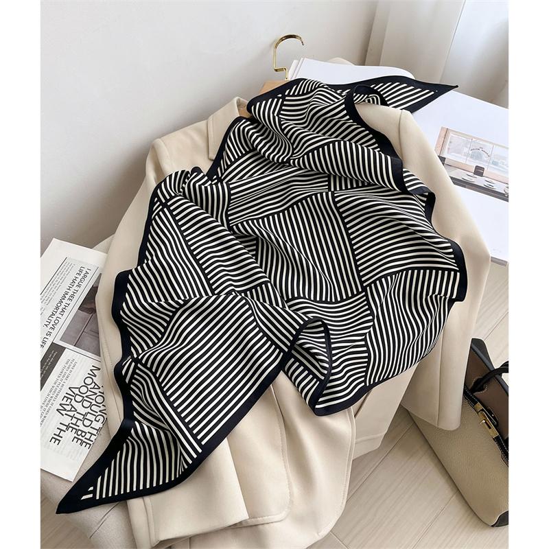 2025 New Fashion Women Triangle Scarf Bohemian Style Paisley Designer Long Ribbon Twill Silk Scarves Neckerchief Luxury