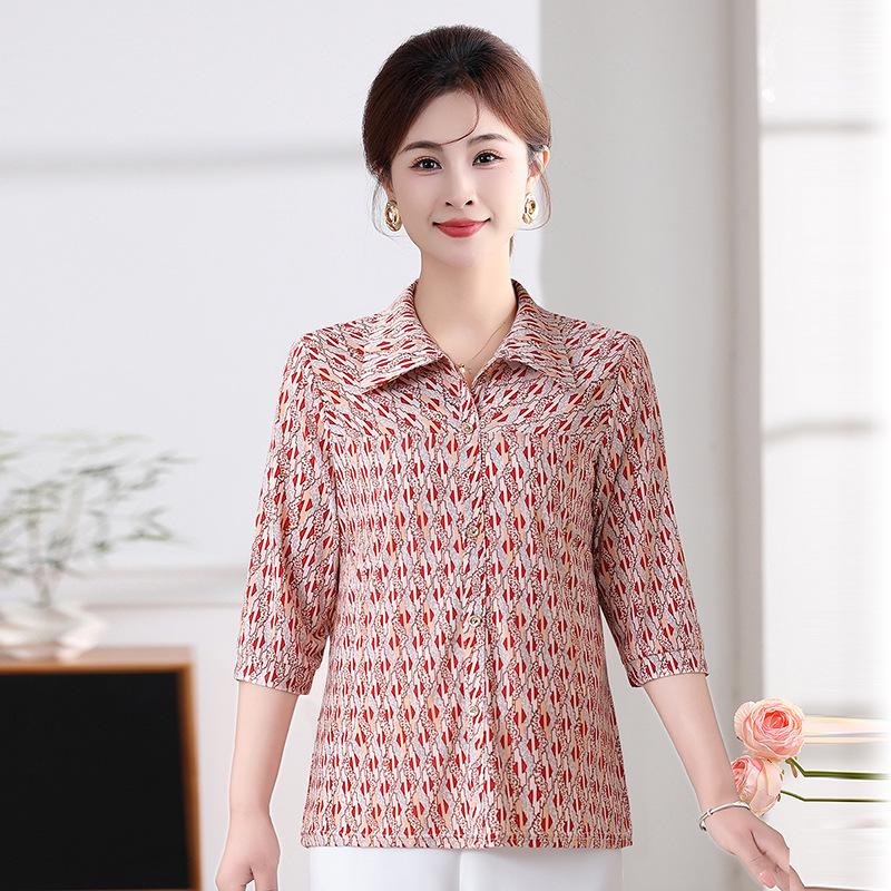 Mother's Summer Shirt: Short-Sleeved Pullover for Women in Their 50s and 60s