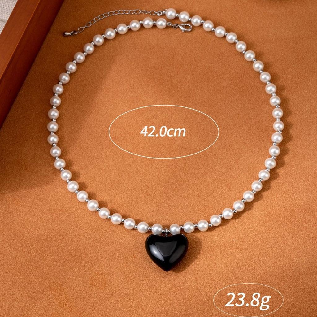 Hot Styles Pearl with Acrylic Black Peach Heart Pendant Spice Girl Sweet Cool Wind Necklace