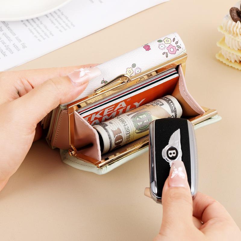 Wallet Girls Cute 30% off Change Bag Large Capacity Card Bag Multi-card Space Women's Short Wallet