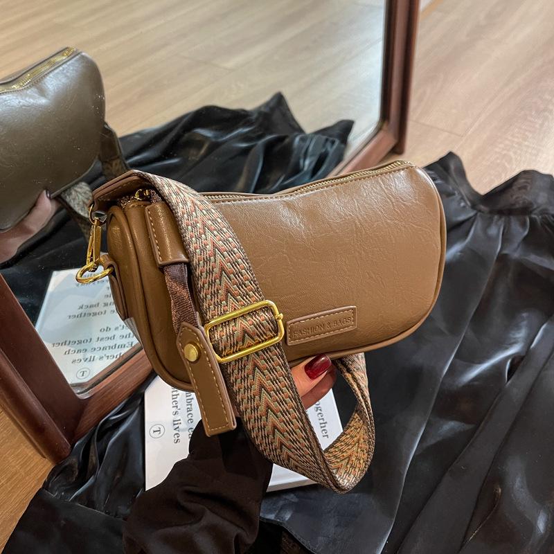 Women's 2025 Autumn Fashion Retro Pillow Crossbody Bag with Wide Strap