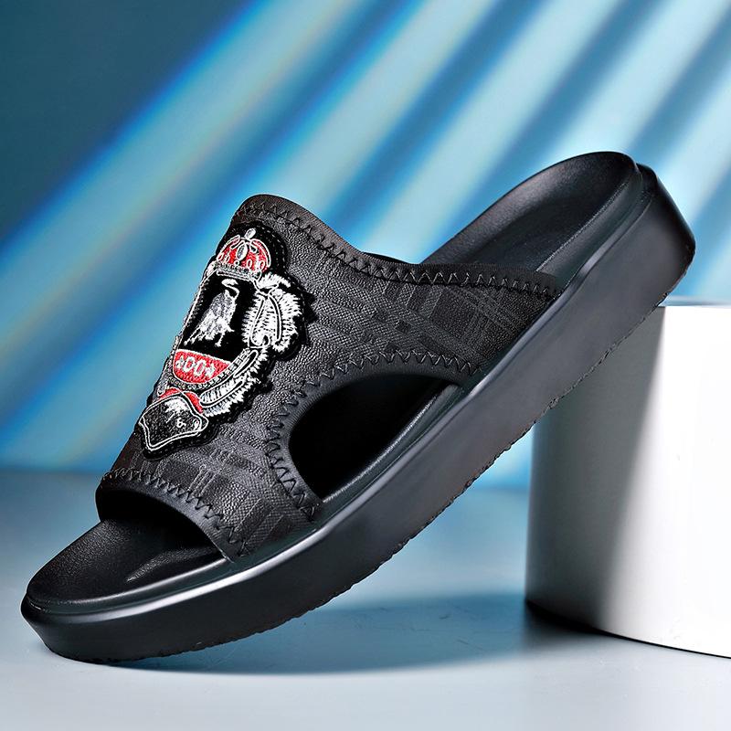 

Модные тапочки с вышивкой для женщин, мягкая подошва, модная и легкая пляжная обувь для мужчин, летние новые дизайнерские черные шлепанцы для мужчин 38 чёрный