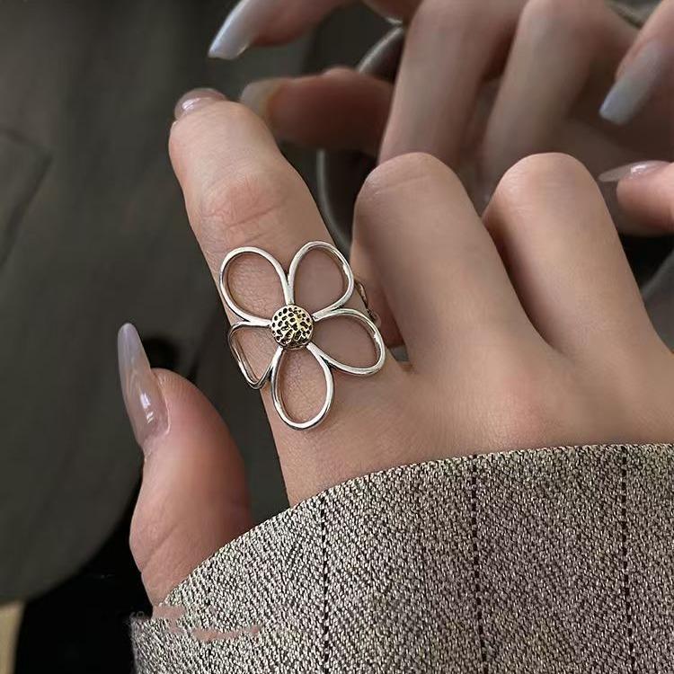 Hollow Flower Open Ring for Women, Vintage Silver Adjustable Daisy Ring, Minimalist Fashion Jewelry Gift
