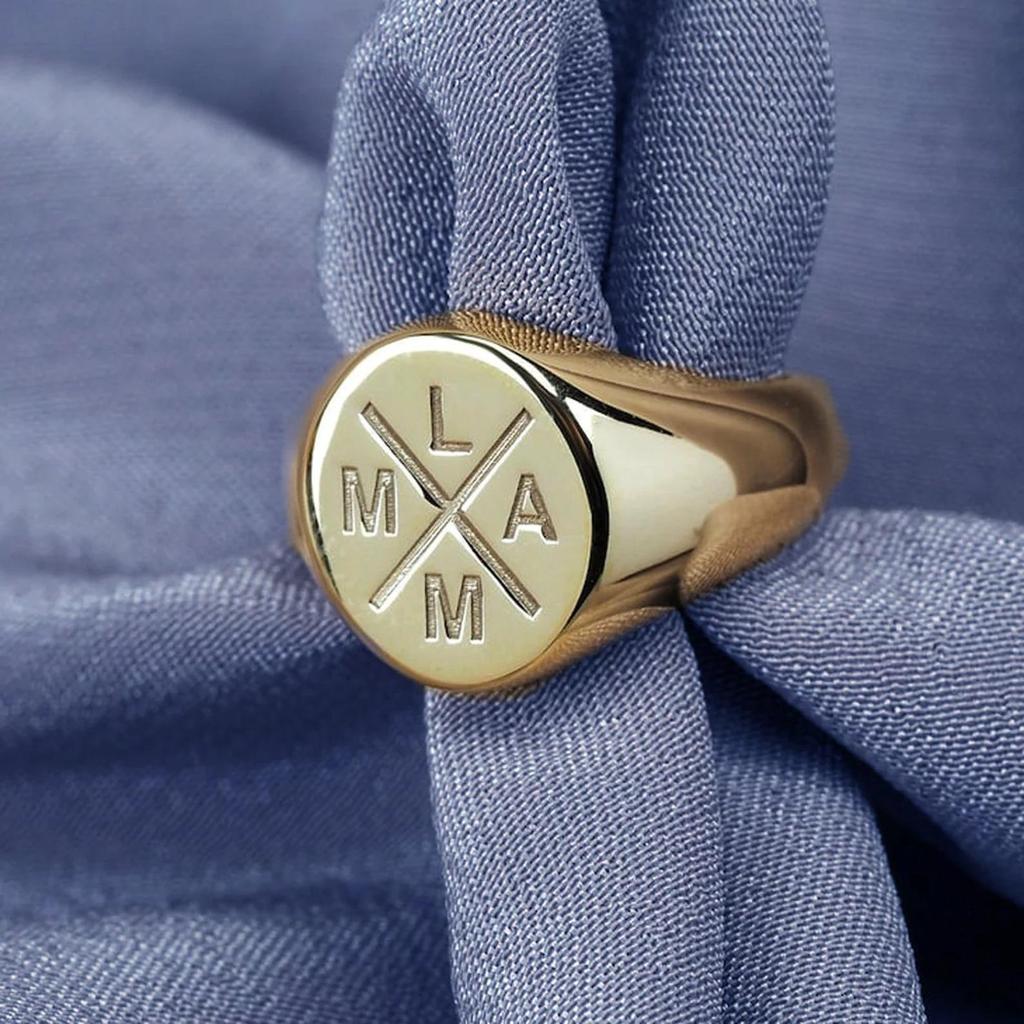 Anel Sinete Personalizado em Prata de Lei com Banho de Ouro Amarelo: Jóias Iniciais Personalizadas