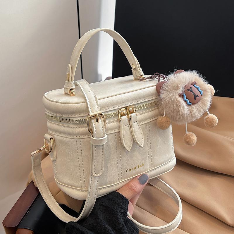 2025 Trend Simple Fashion Retro Maillard Hand Carry Box Bag Versatile Commuter Premium Messenger Women's Bag