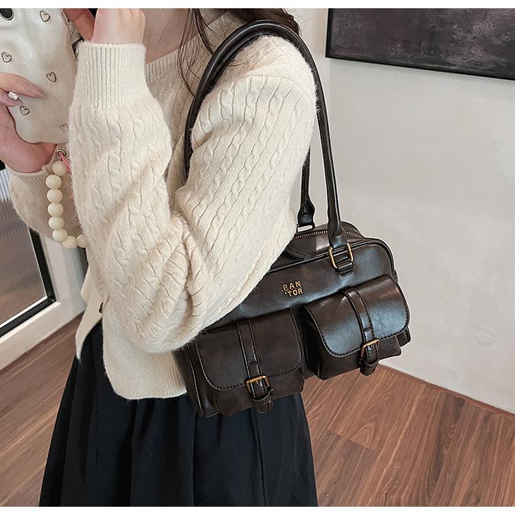 Retro niche portable bowling bag for women 2025 autumn new trendy Korean underarm bag large-capacity commuter bag