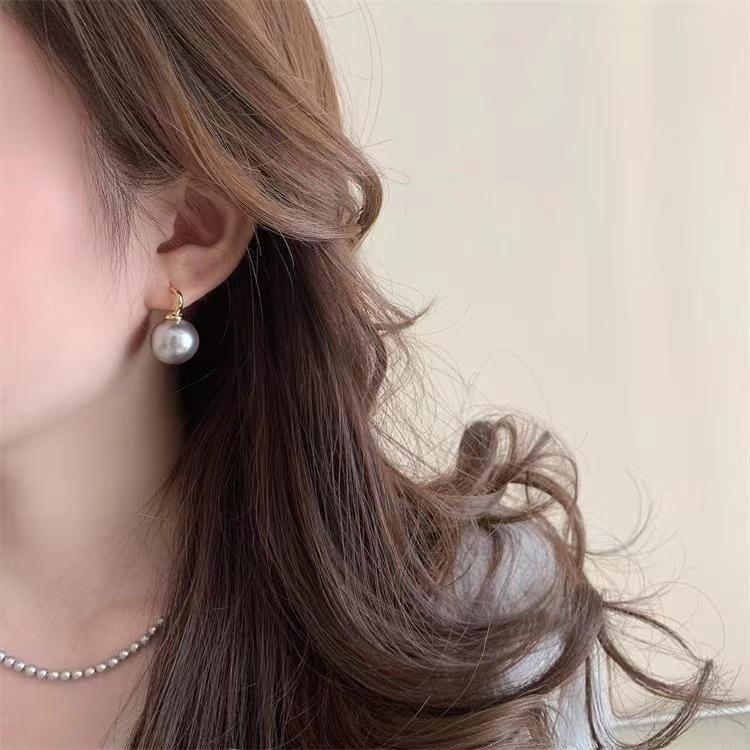 Korean White Pearl Stud Earrings for Women - Fashionable, Simple, Elegant Dangle Design, Perfect Best Friend Accessory