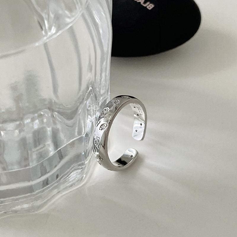 

Кольцо с микро-инкрустацией цирконием в виде звезды, женское, нишевое, легкое, роскошное, высококлассное, индивидуальное, модное, темпераментное, универсальное кольцо