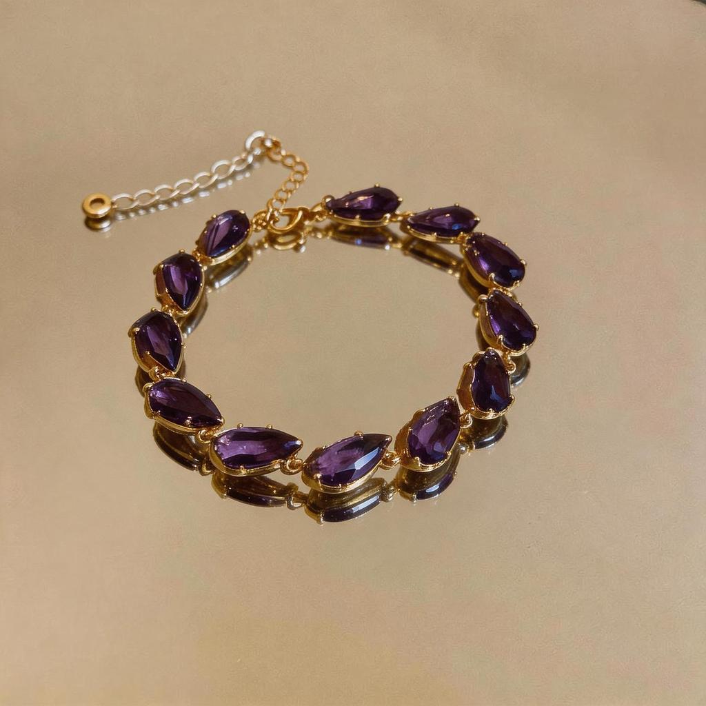 Pink Diamond Zirconia Starburst Flower Bracelet: Trendy, Luxurious Jewelry with Unique Design.