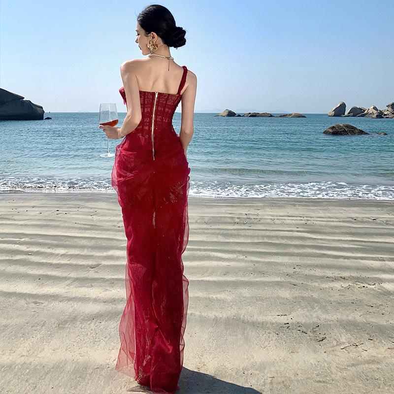 Red engagement dress high-end light luxury niche heavy industry lace sexy fishbone waist tube top dress birthday dress