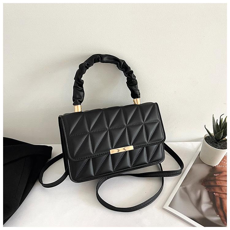 

Fashion and leisure small square bag women s 2025 new personalized niche shoulder bag simple foreign style messenger bag hot sale