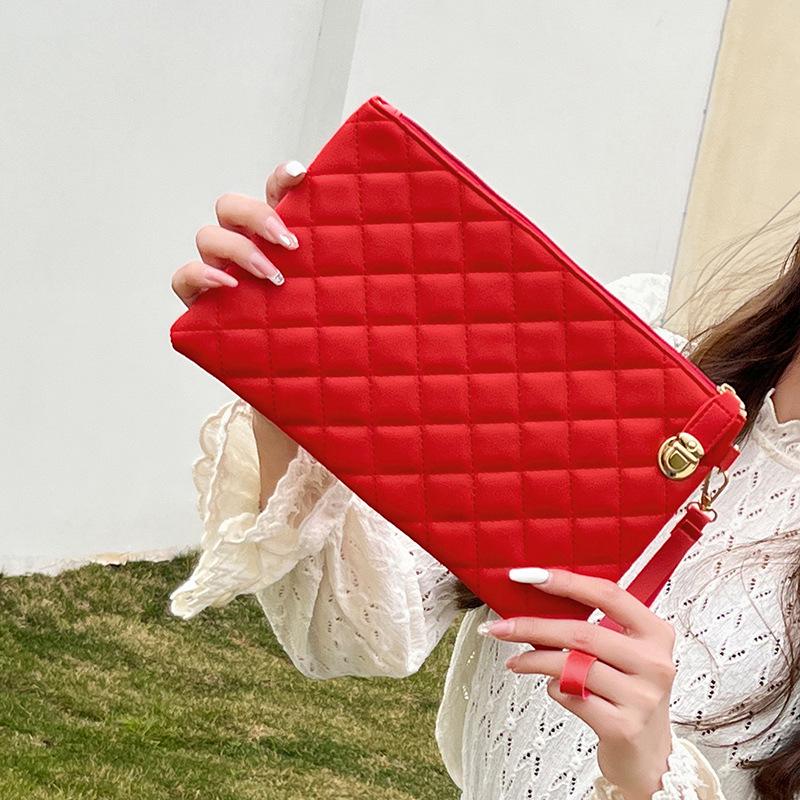 2024 Большая вместимость Сумка для макияжа с вышивкой Бриллиант и Женский клатч красный 769₽