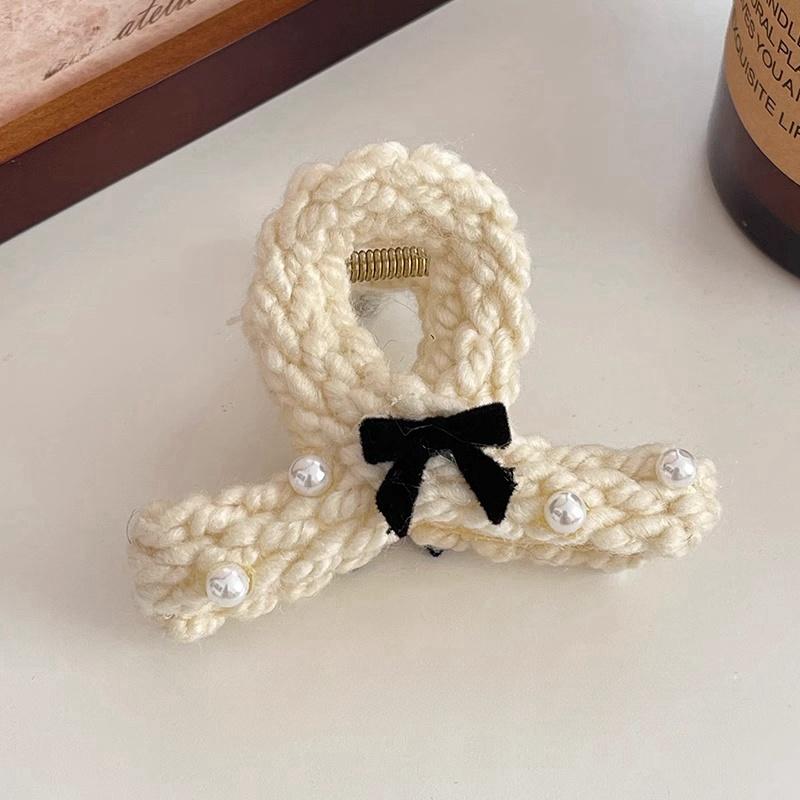 

Элегантные банты ручной работы из трикотажной пряжи, заколки-краб для волос, женские аксессуары для волос, корейские заколки-заколки среднего размера с жемчугом, головные уборы на осень-зиму бежевый