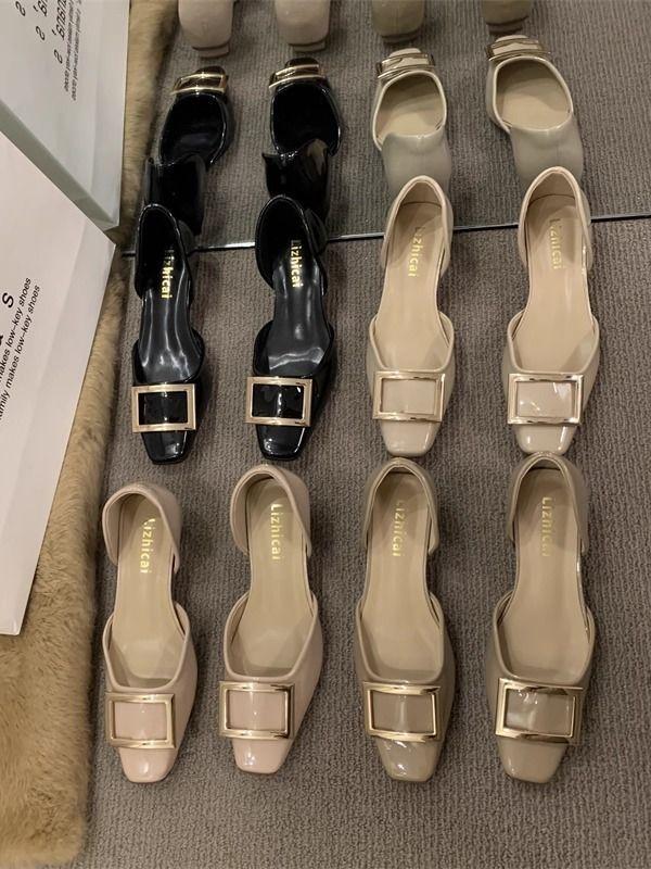 Klassiska fyrsäsongsskor med fyrkantigt spänne, ihåliga enskor i lackläder, hösten 2025 nya, lågskurna skor med fyrkantig tå och låg klack, damsandaler, yttre w