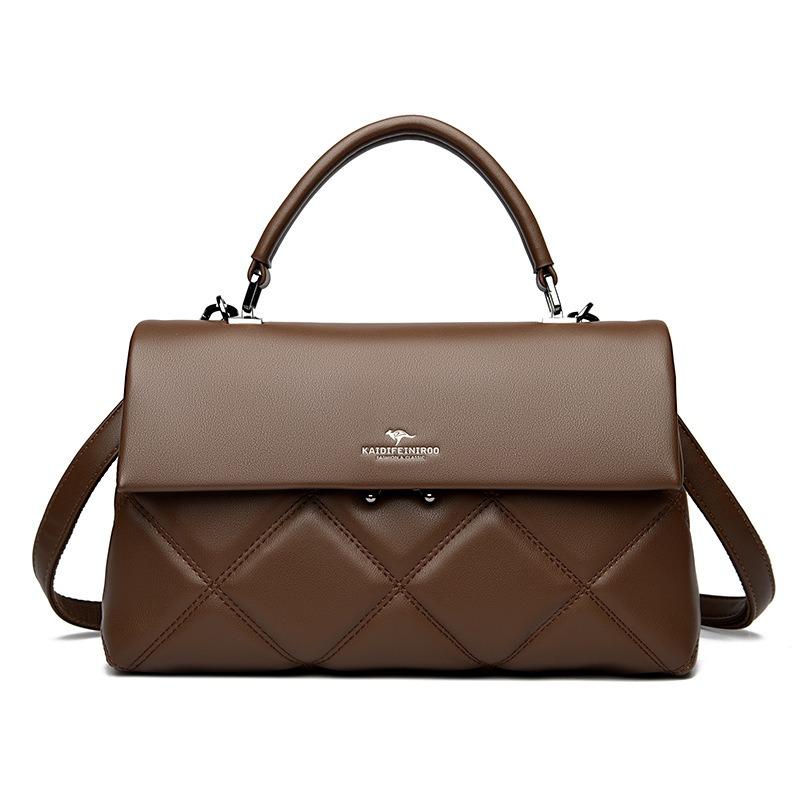 A Classic Women's Handbag—the Perfect Choice for Everyday Use