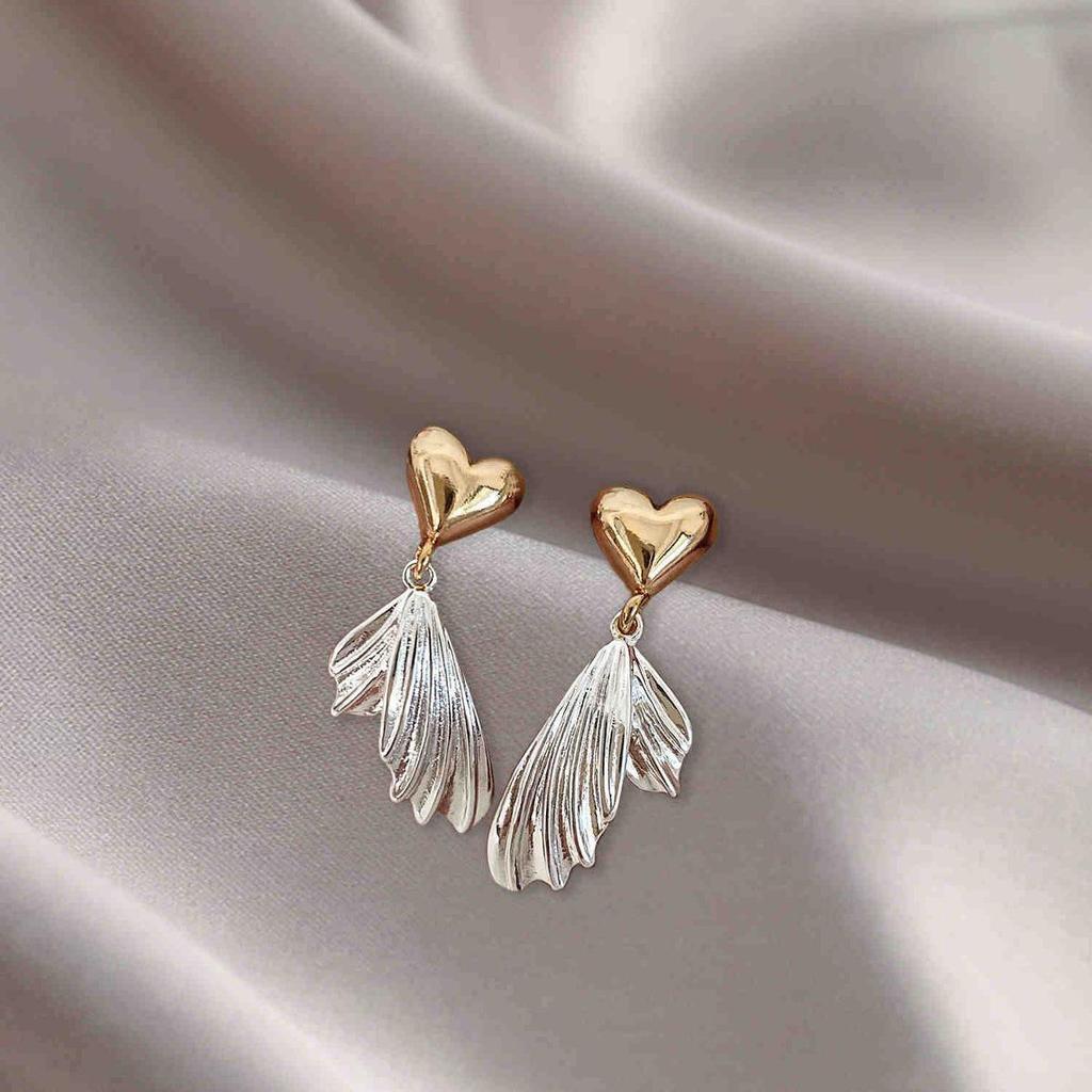 2025 New French Pearl High-End Luxury Earrings for Women - Unique Niche Design, Hot-Selling Studs