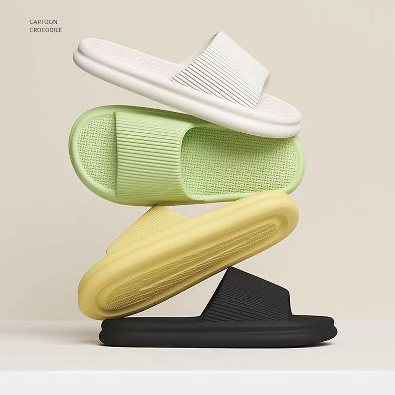 TEMU крутые тапочки нескользящие домашние шлепанцы с ощущением наступания на дерьмо толстая подошва бесшумная домашняя обувь 40-41 980₽