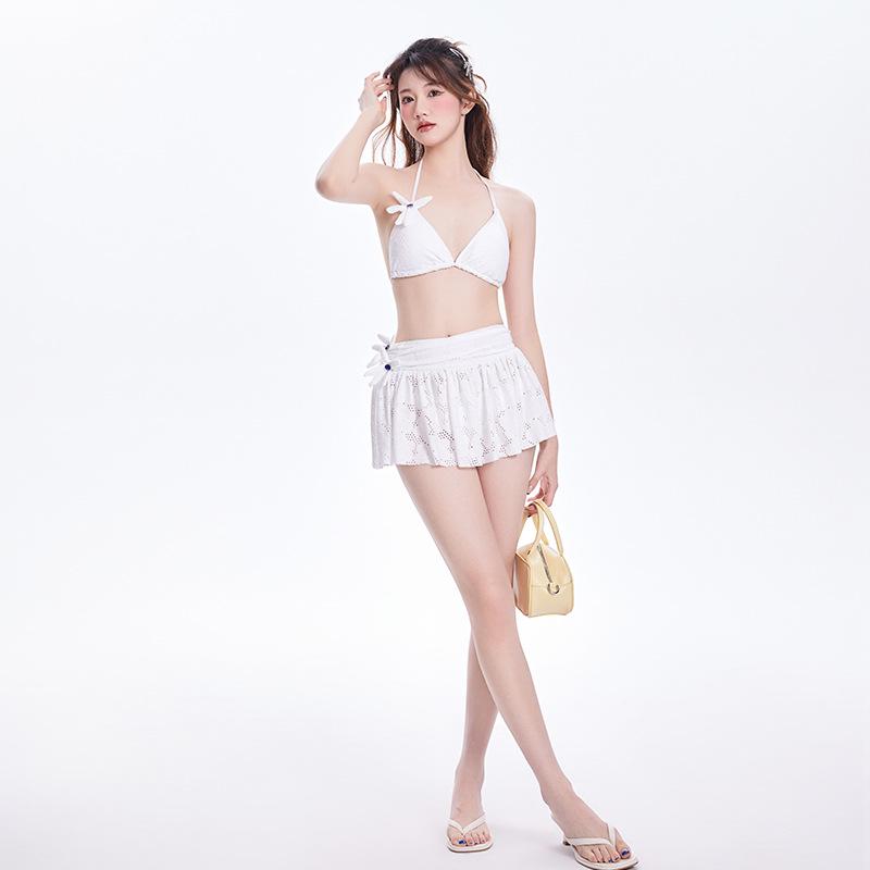 Korean-Inspired Backless White Lace Bikini: Sexy Strapless Split 3-Piece Swimsuit for Women