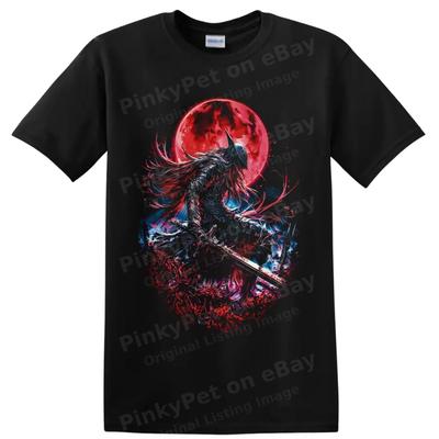 Elden Ring Caballero de la Luna Carmesí Camiseta Gráfica de Fantasía Regalo para Jugador Camiseta de Arte Oscuro