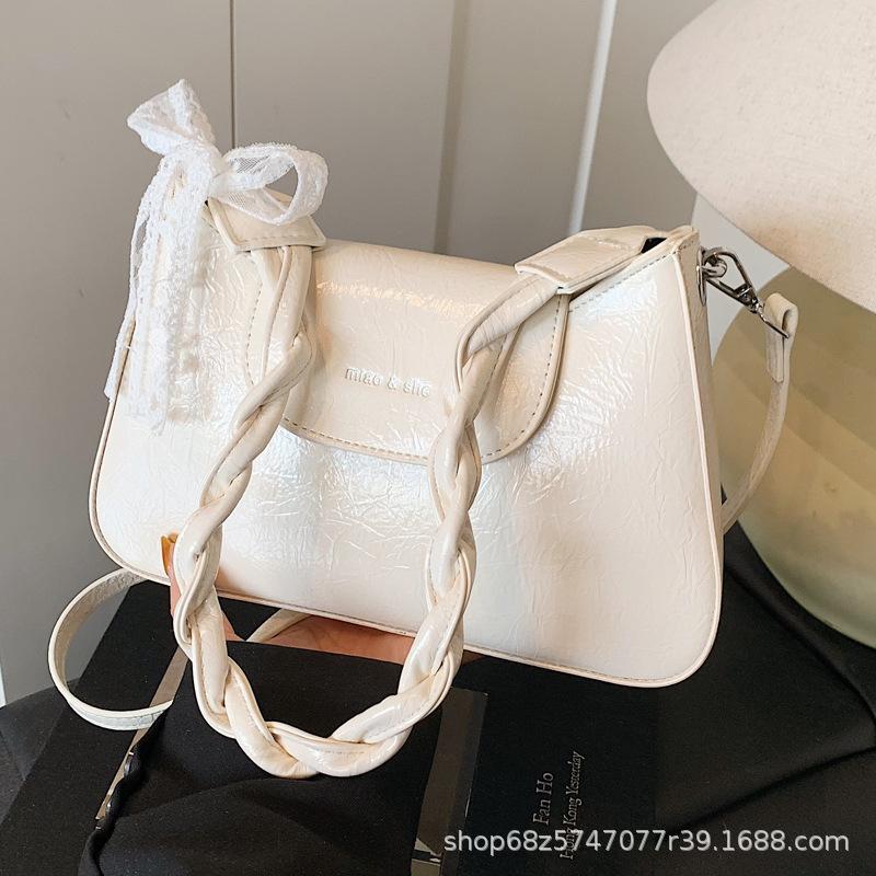 2025 summer fashion underarm bag women's new trend small square bag French niche high value chain shoulder bag
