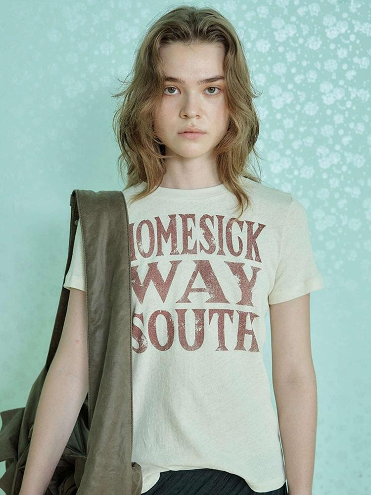 

Винтажная облегающая футболка Bai Lu с принтом букв - Короткий рукав, Круглый вырез, Женская, Летняя коллекция 2025 Medium кремовый