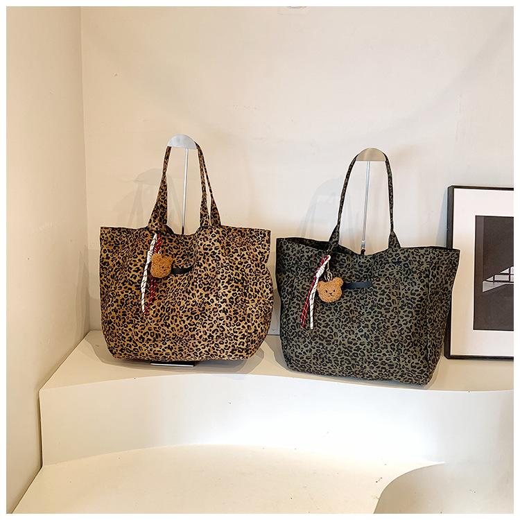 Retro Large Capacity Leopard Print Canvas Bag Commuting Women's Bag Lazy Style Shoulder Bag