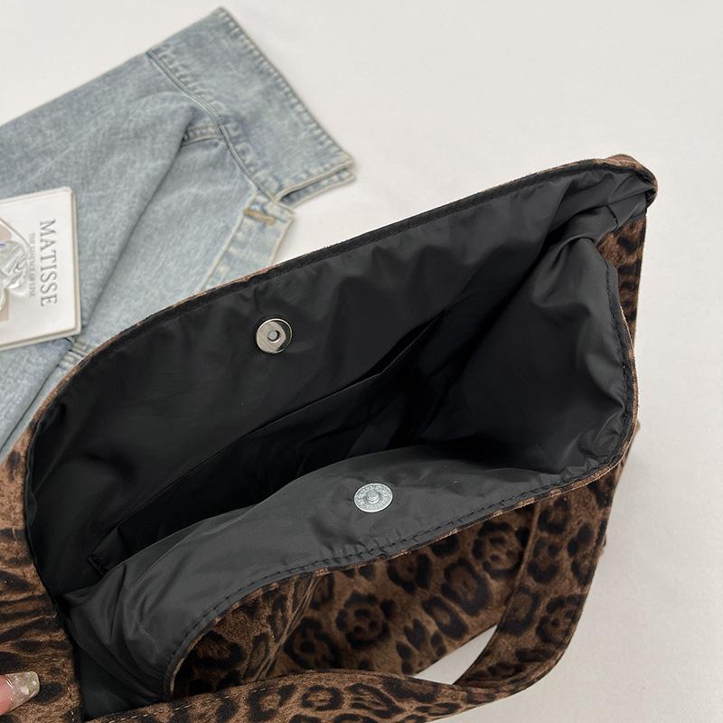 Nyl Leopard Hasp Casual Tote 2026 Winter Retro Fashi Versatile Bags High Quality Design Portable Women's Handbags