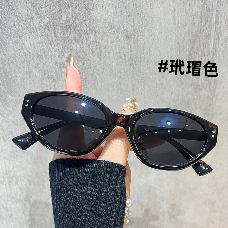 

Korean version of trendy cat eye sunglasses UV protection 2026 new polarized small frame sunglasses square round face glasses to take pictures Tr90 frame-polarized lenses