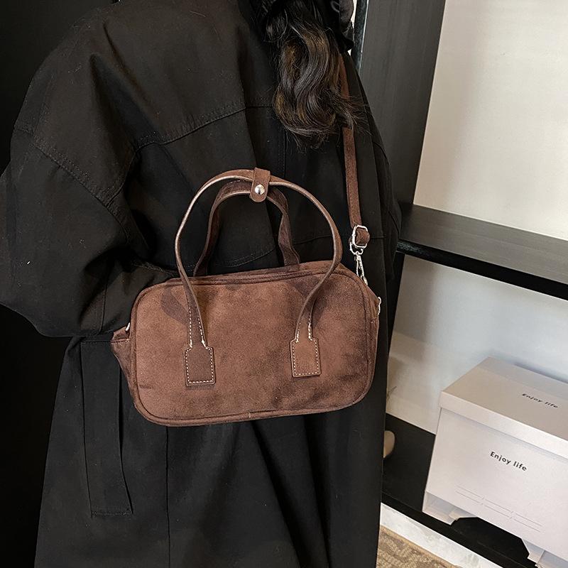 Retro Portable Bowling Bag Women's 2025 New Pillow Bag Large Capacity Simple Shoulder Oblique Span Bag