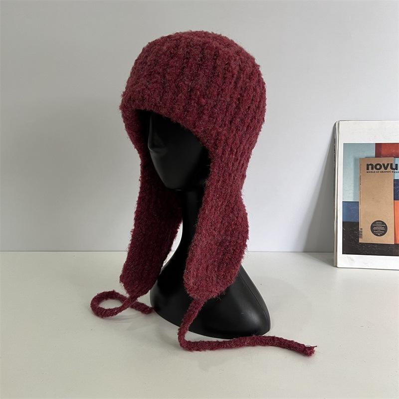 Girls are sweet and cute flying hats, autumn and winter cold-proof ear protectors, wool hats, retro solid color Lei Feng hats show small face