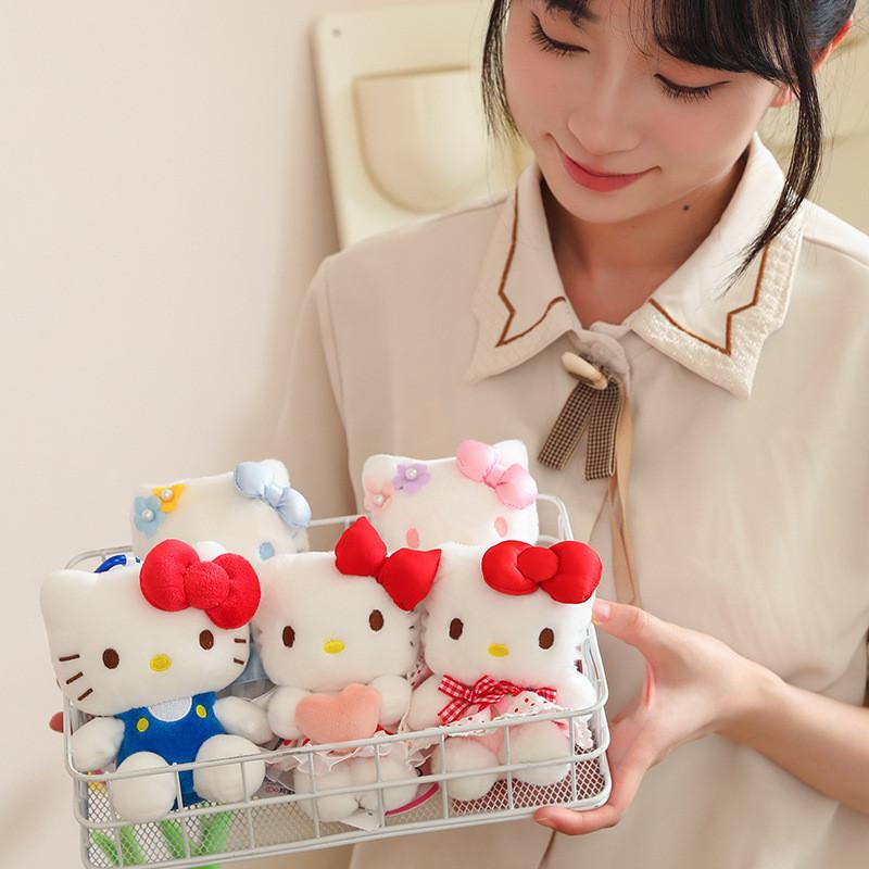 Pendant Plush Doll Keychain With Soft Fabric And Adorable Cat Design