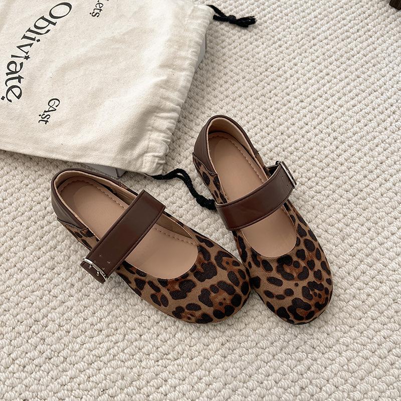Korean Version of Round Head Suede with Single Shoes Women's 2025 New Autumn Retro Leopard Print Fashionable Mary Jane Small Leather Shoes